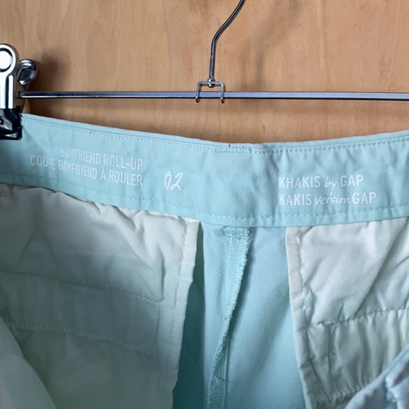 GAP Seafoam Khaki Shorts - Picture 3 of 8